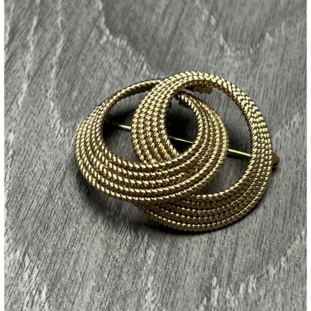VTG Wells 1/20 12K Gold Filled Interlocking Rope Circle Brooch Pin - Picture 2 of 7